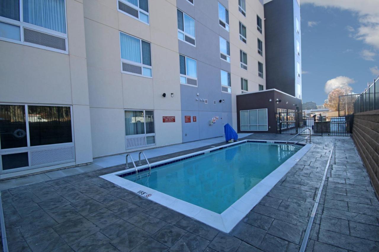 Towneplace Suites By Marriott Greensboro Coliseum Area Exterior foto